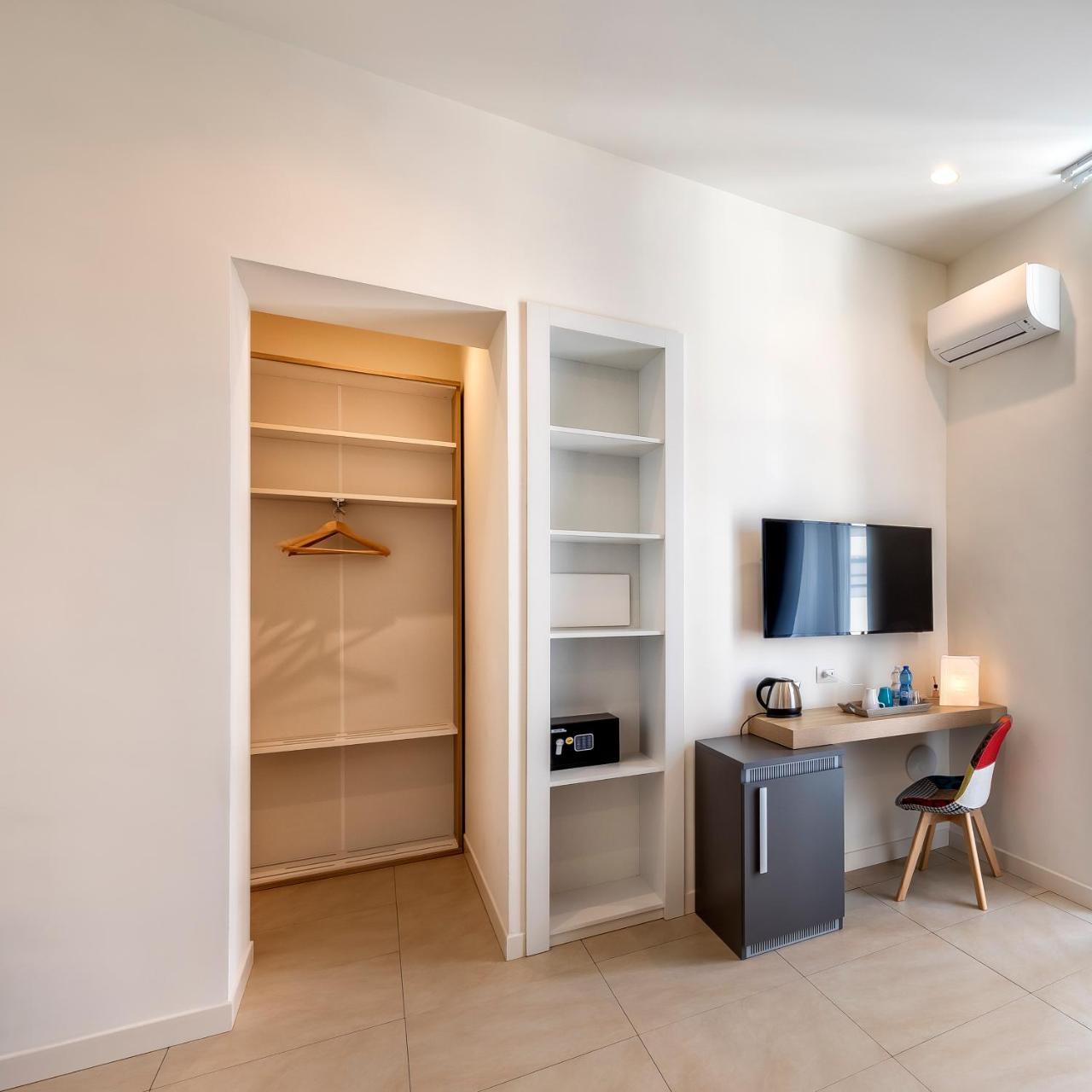 Napoli Squares Suites المظهر الخارجي الصورة